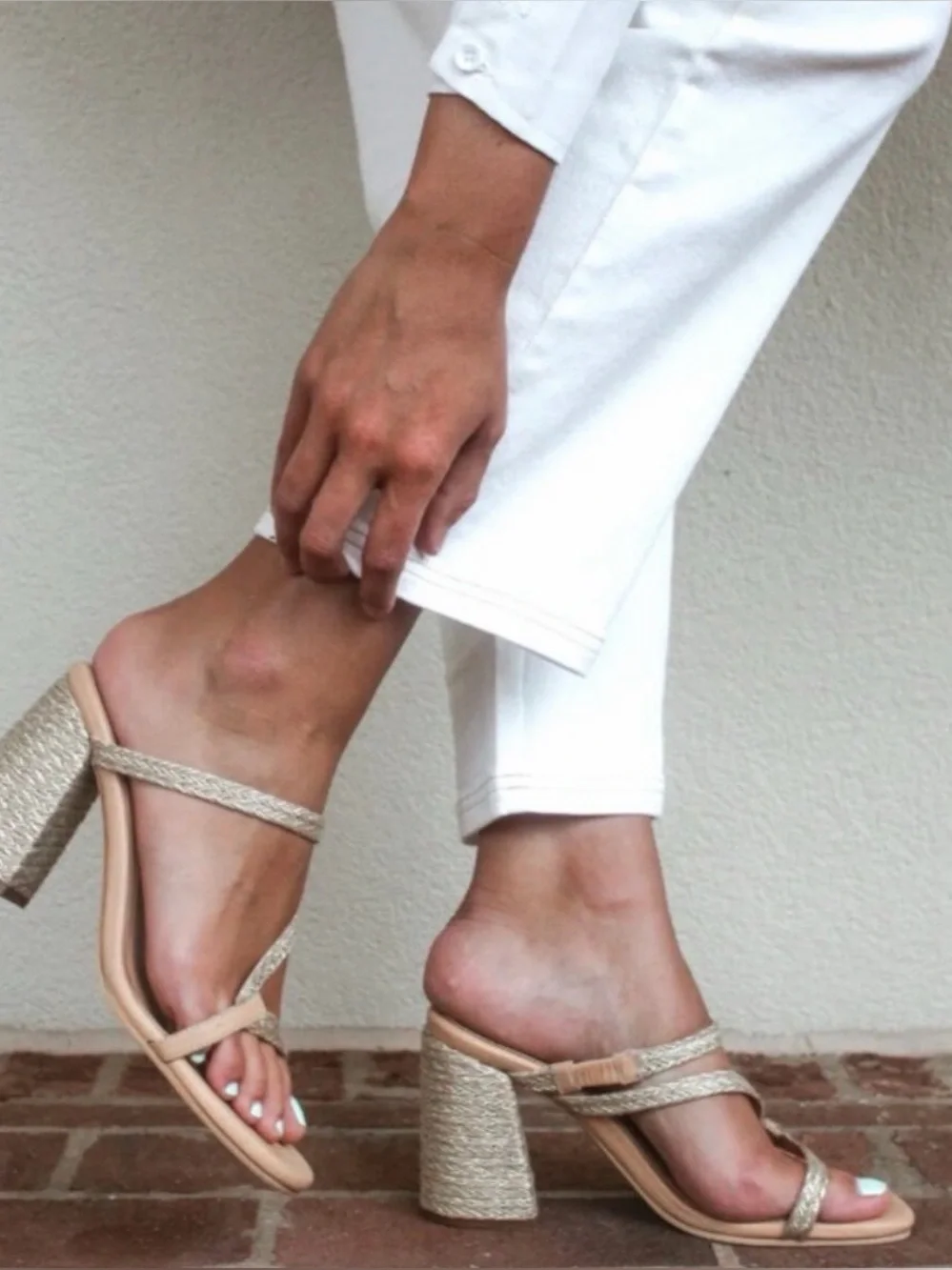 BRAND NEW Womens 11 Kaanas Bali Braided Yute Gold Beige slip on Heels